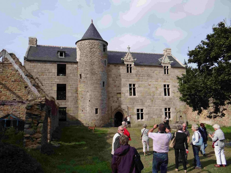 Visite Des Manoirs De Ploumilliau ARSSAT