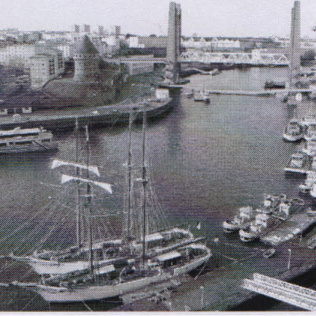 Couverture du document « Visite du port militaire et du musée de la Marine à Brest » — archives ARSSAT