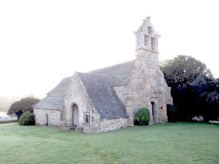 Chapelle de Gwenezhan à Bégard