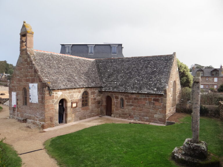 Inauguration de la chapelle Saint-Guirec restaurée à Perros-Guirec